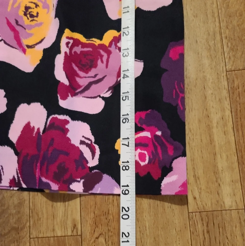 Express Design Studio skirt (B5) - Picture 4 of 5